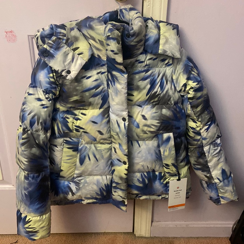 NWT Lululemon Wonder Puff Jacket in Cloudscape Multi